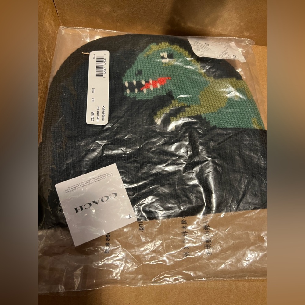 COPY - Coach Rexy Knit Beanie new with tags in packaging - Picture 2 of 7